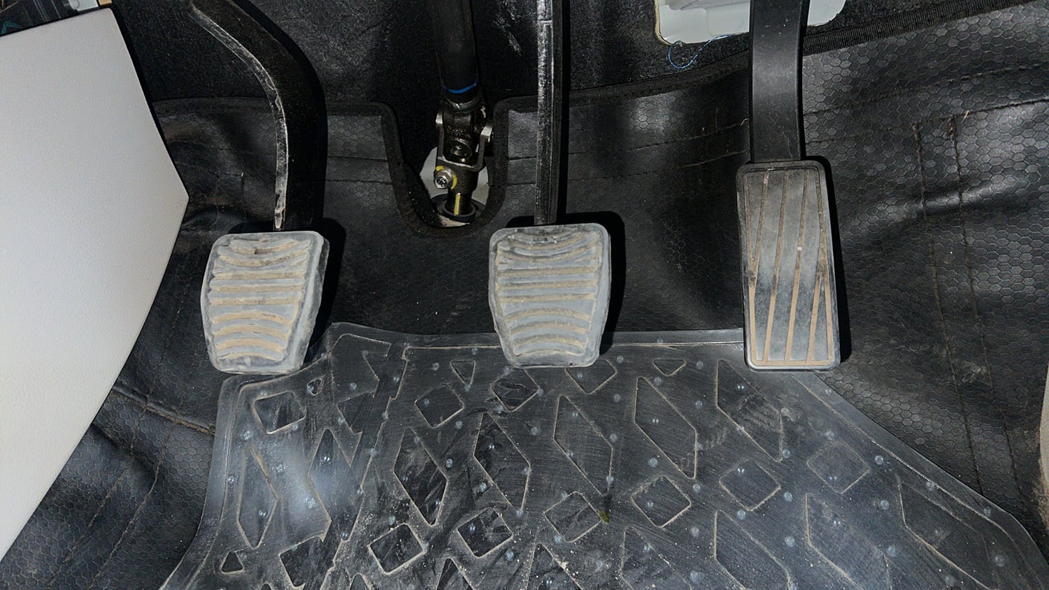 Used 2021 Mahindra XUV 300 W6 1.2 Petrol Petrol Manual interior PEDALS VIEW