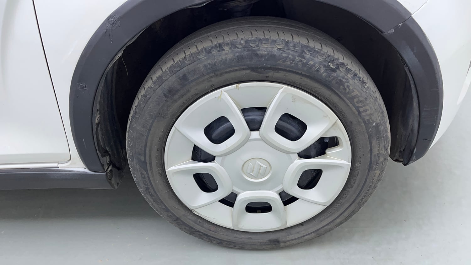 Used 2022 Maruti Suzuki Ignis Delta 1.2 AMT Petrol Automatic tyres RIGHT FRONT TYRE RIM VIEW