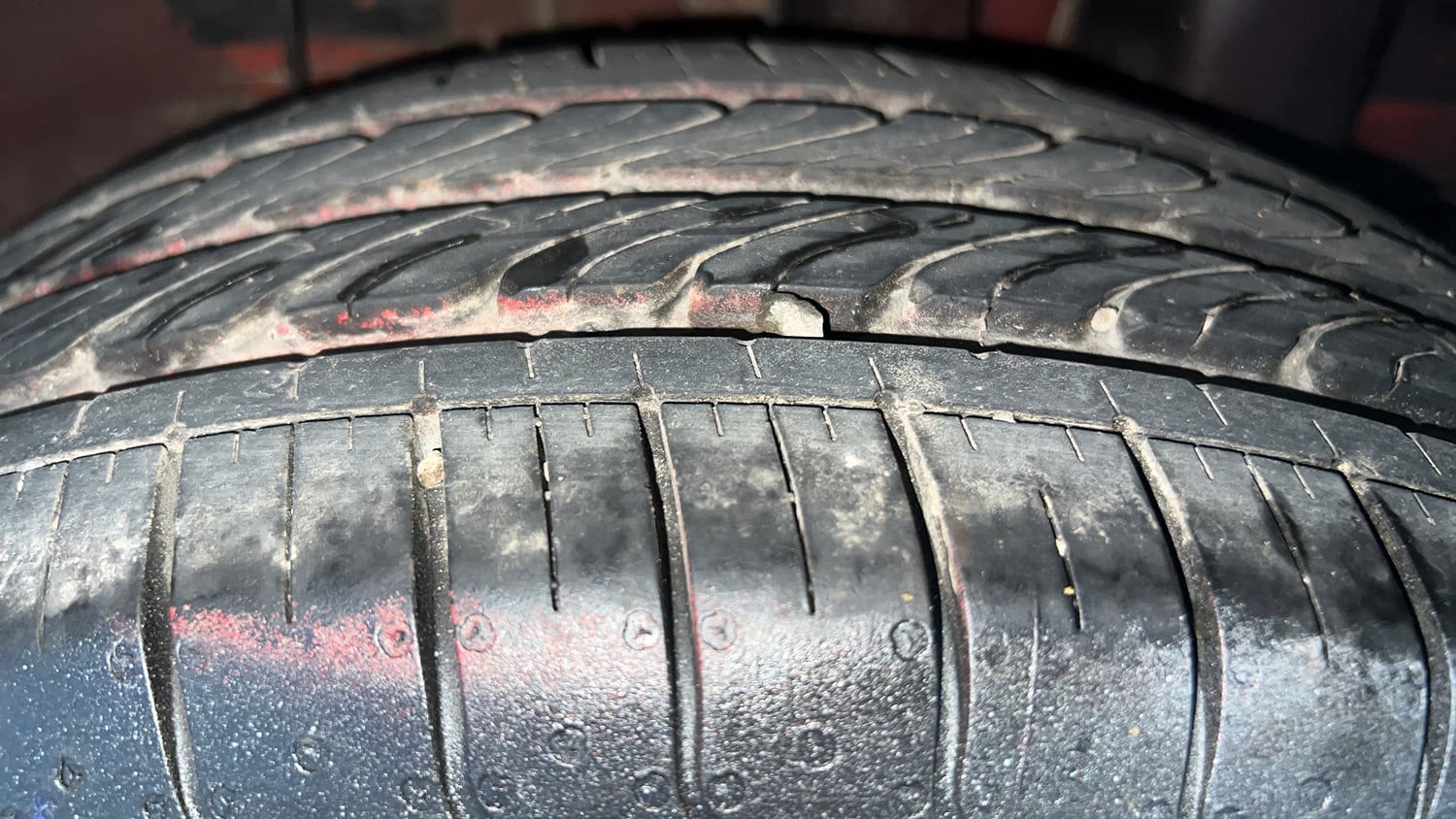 Used 2016 Hyundai Elite i20 Sportz 1.2 Petrol Manual tyres LEFT REAR TYRE TREAD VIEW