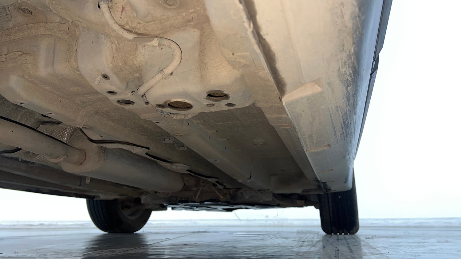 Used 2024 Mahindra XUV 3XO AX5L 1.2 Petrol Petrol Manual extra REAR RIGHT UNDERBODY VIEW