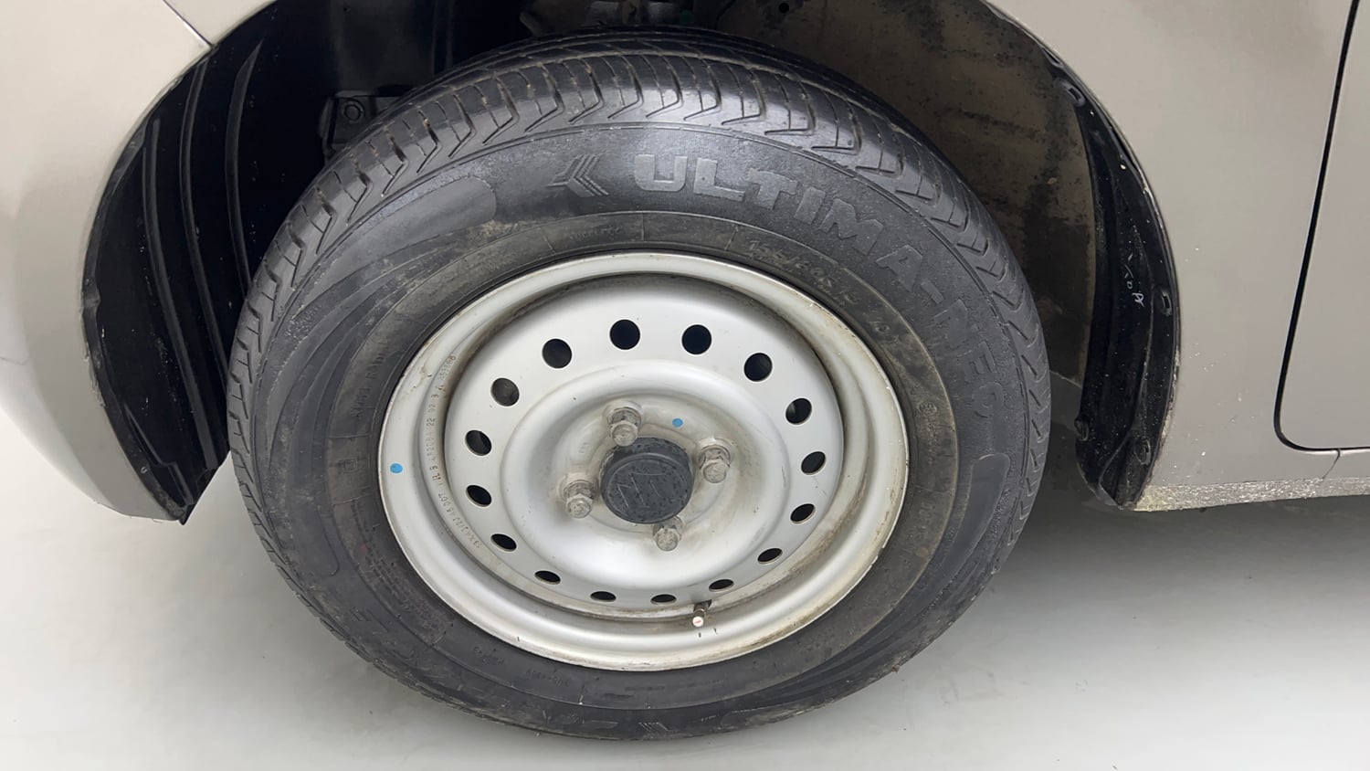 Used 2022 Maruti Suzuki Wagon R LXi (O) 1.0 CNG Cng Manual tyres LEFT FRONT TYRE RIM VIEW