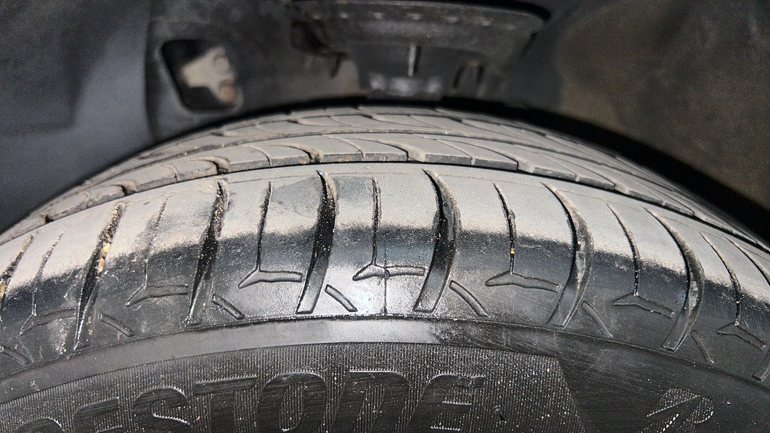 Used 2016 Hyundai Elite i20 Asta 1.2 (O) Petrol Manual tyres LEFT FRONT TYRE TREAD VIEW