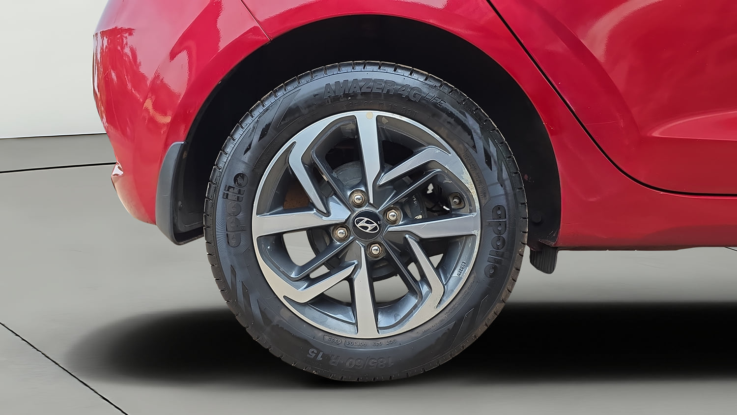 Used 2020 Hyundai Grand i10 Nios Asta 1.2 Kappa VTVT Petrol Manual tyres RIGHT REAR TYRE RIM VIEW