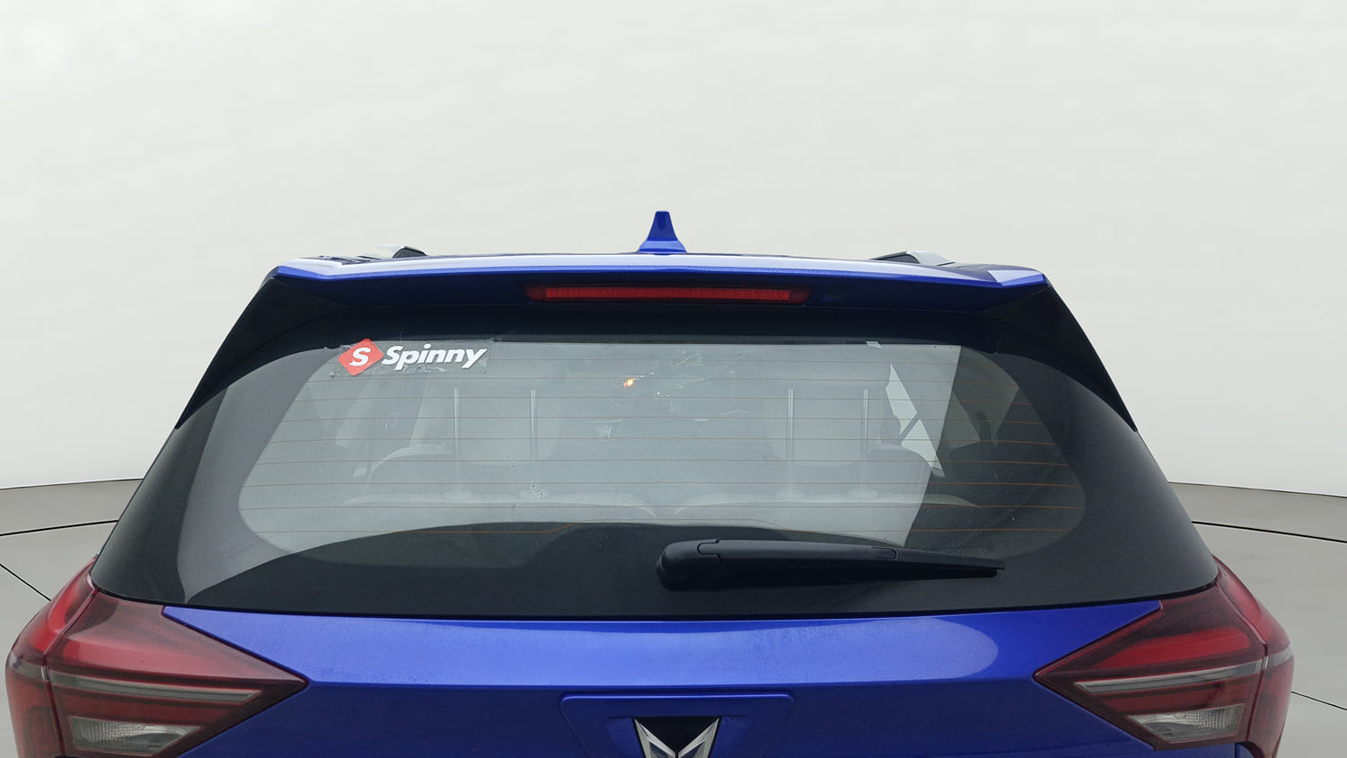 Used 2022 Mahindra XUV700 AX 7 Petrol AT 7 STR Petrol Automatic exterior BACK WINDSHIELD VIEW