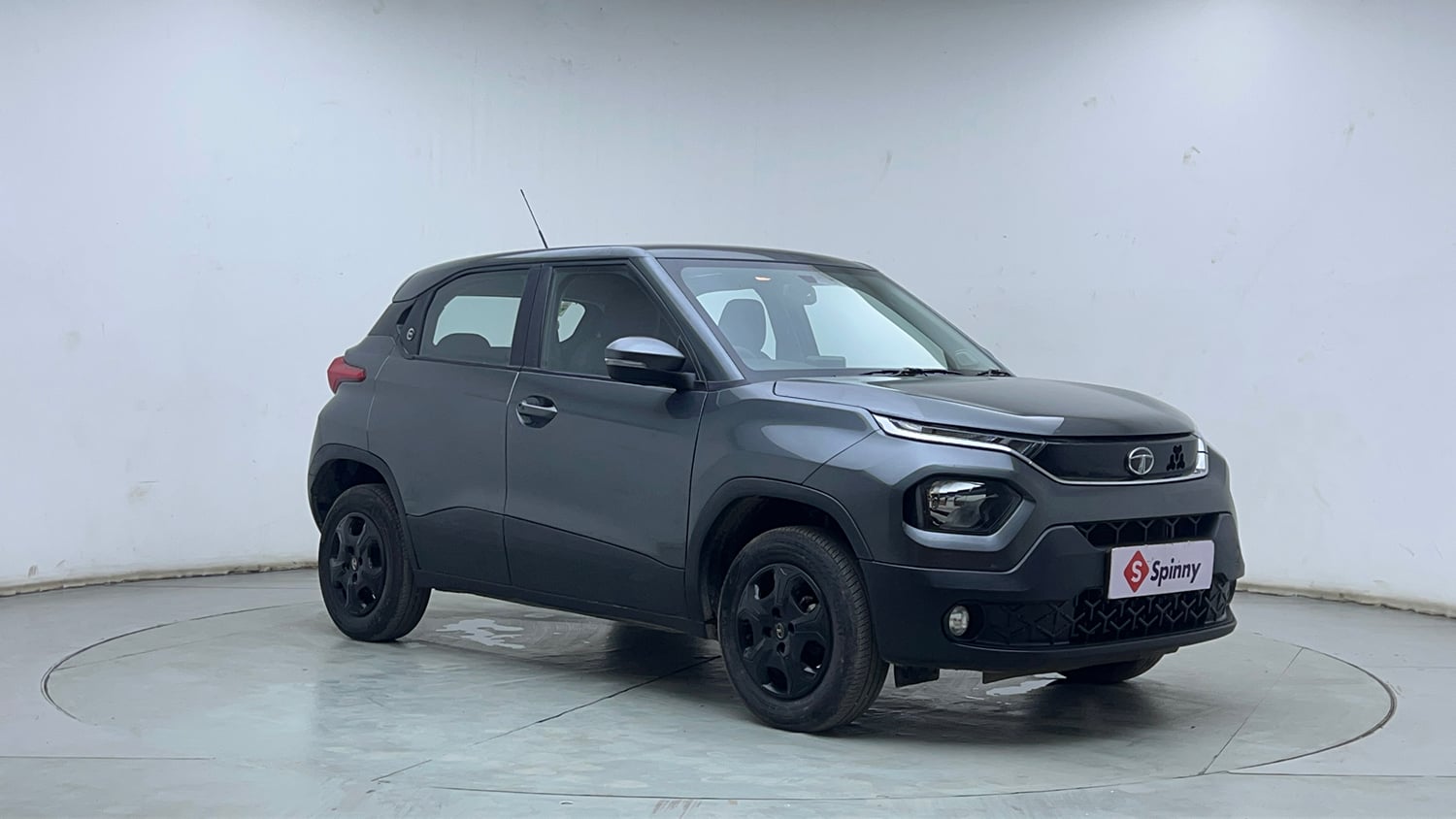 Used 2024 Tata Punch Accomplished iCNG Cng Manual exterior RIGHT FRONT CORNER VIEW