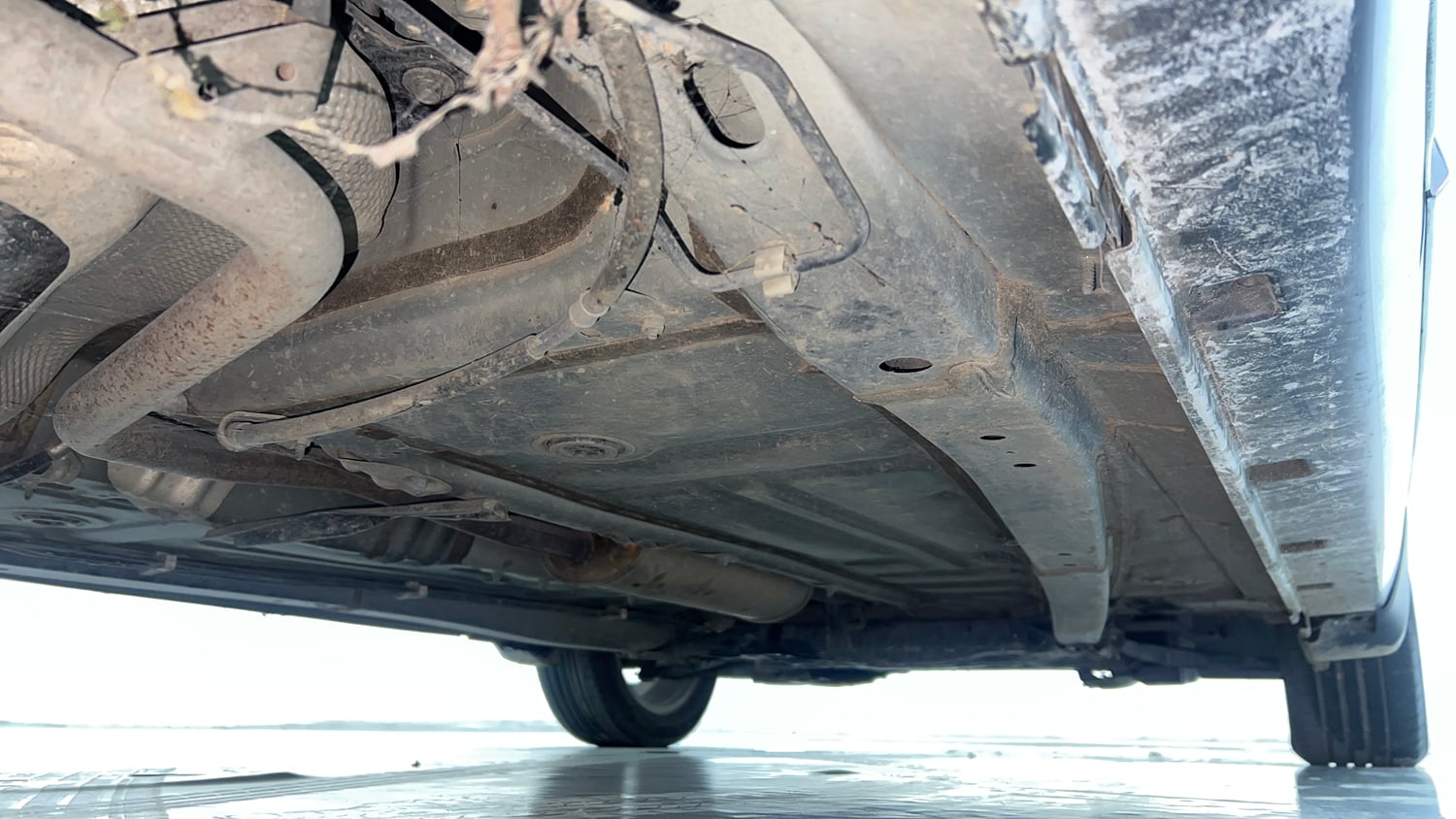 Used 2020 Toyota Glanza G Petrol Manual extra REAR RIGHT UNDERBODY VIEW