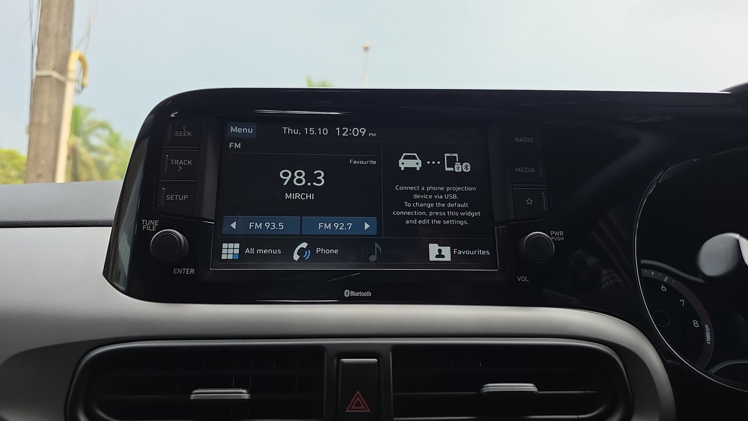 Used 2020 Hyundai Grand i10 Nios Asta 1.2 Kappa VTVT Petrol Manual top_features Integrated (in-dash) music system