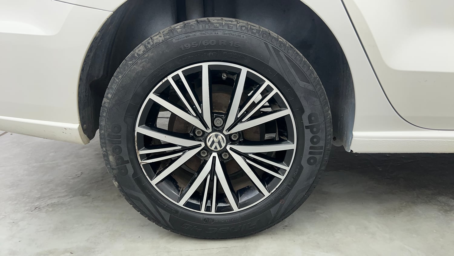 Used 2017 Volkswagen Vento Allstar 1.6 (P) Petrol Manual tyres RIGHT REAR TYRE RIM VIEW