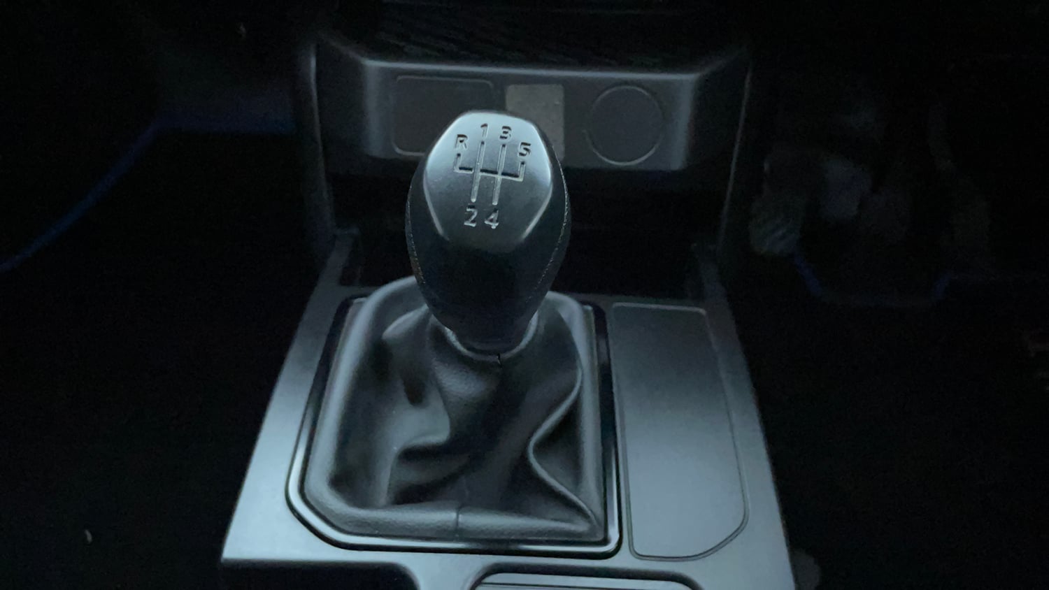 Used 2022 Renault Kiger RXE MT Petrol Manual interior GEAR  KNOB VIEW