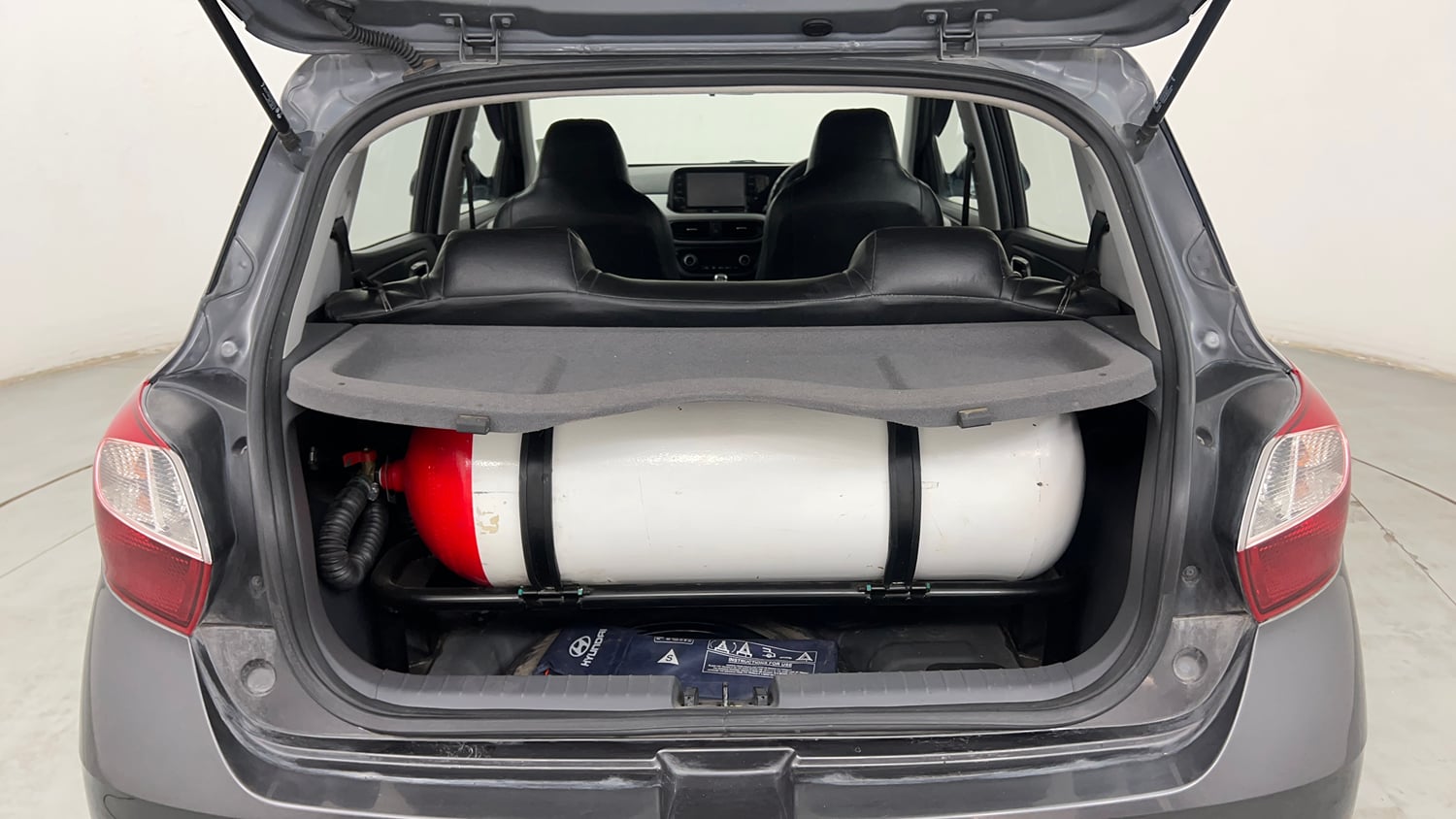 Used 2020 Hyundai Grand i10 Nios Sportz 1.2 Kappa VTVT CNG Cng Manual interior DICKY INSIDE VIEW