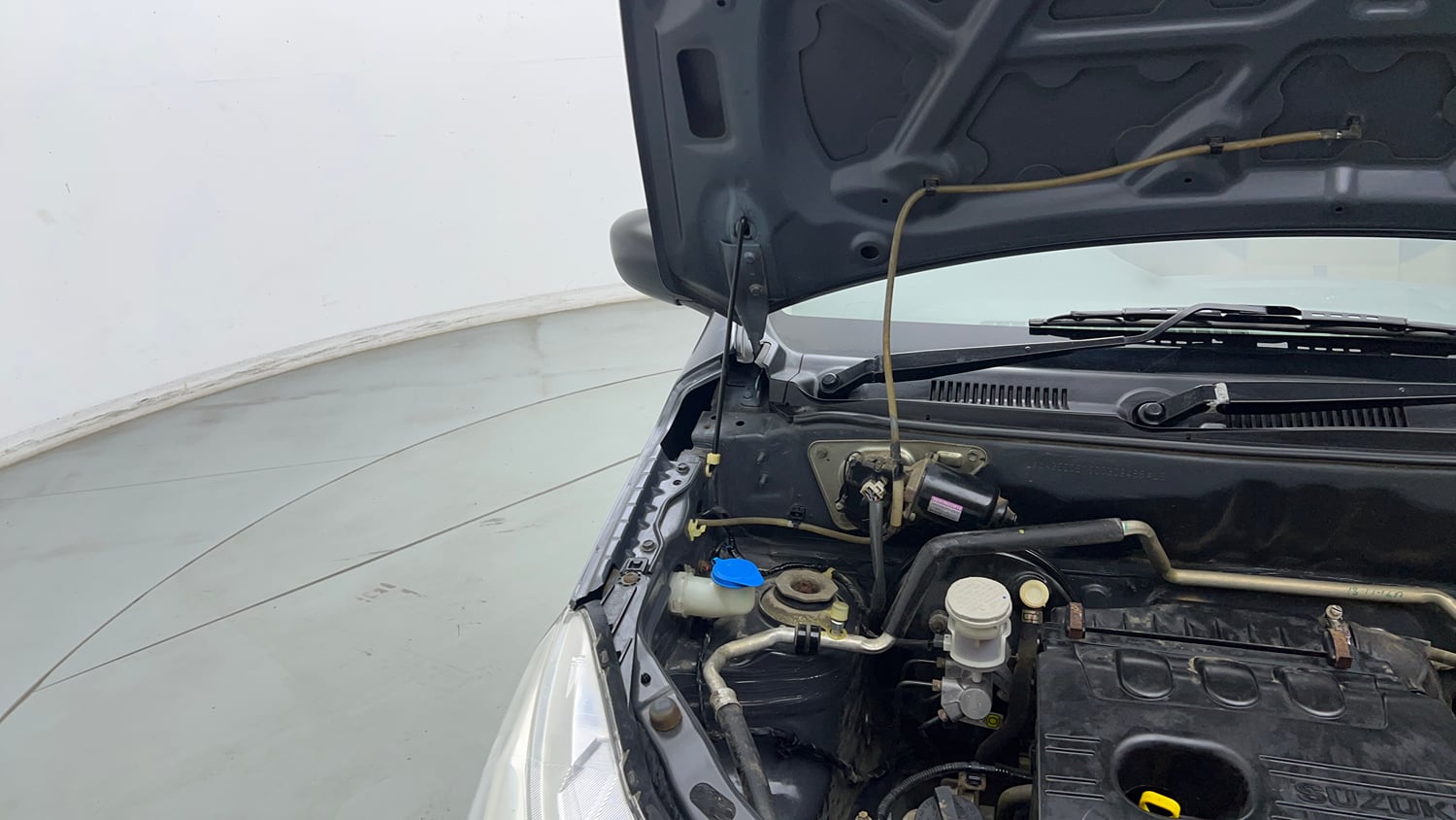 Used 2017 Maruti Suzuki Alto K10 VXi Petrol Manual engine ENGINE RIGHT SIDE HINGE & APRON VIEW
