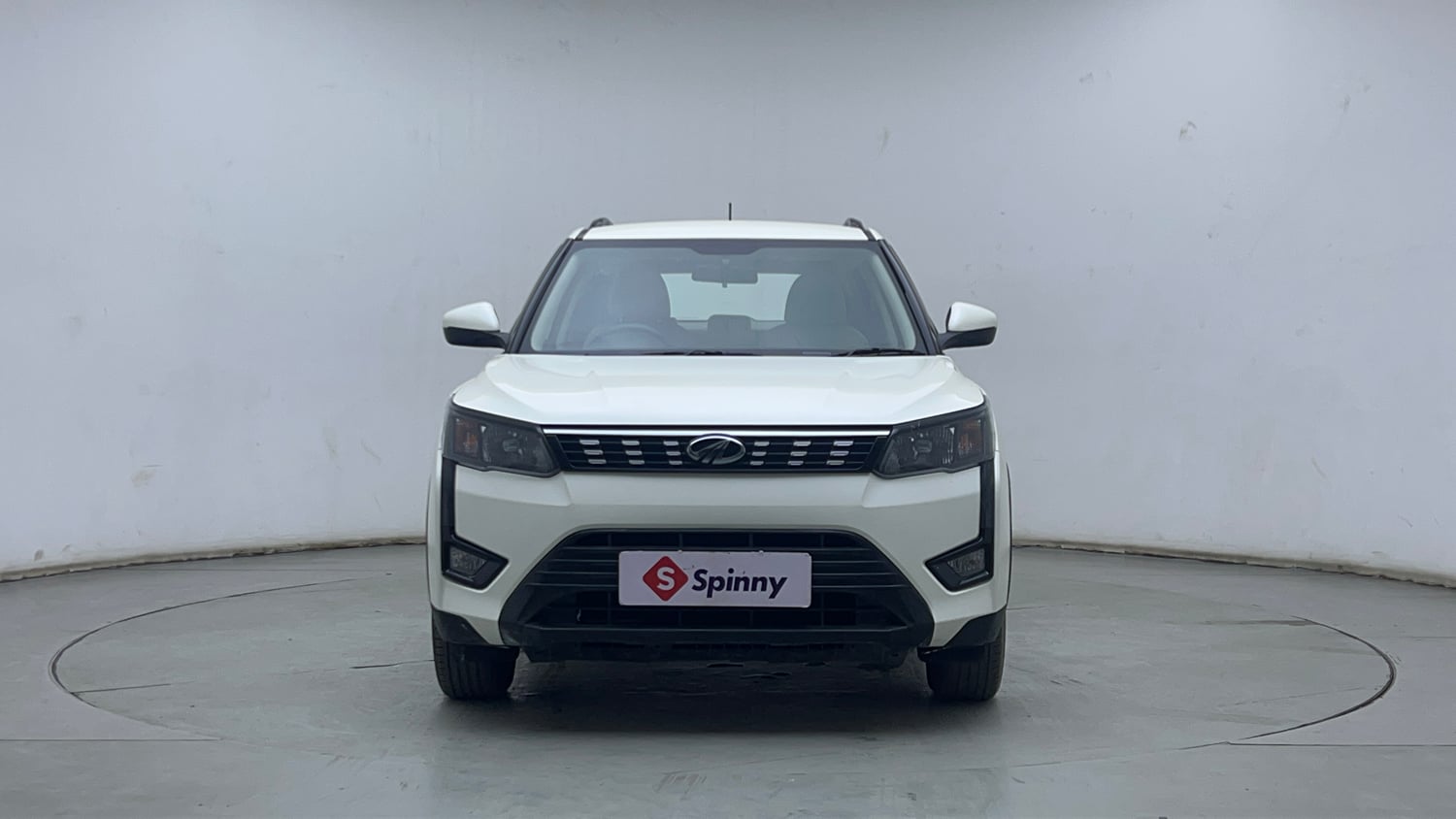 Used 2021 Mahindra XUV 300 W6 1.2 Petrol Petrol Manual exterior FRONT VIEW