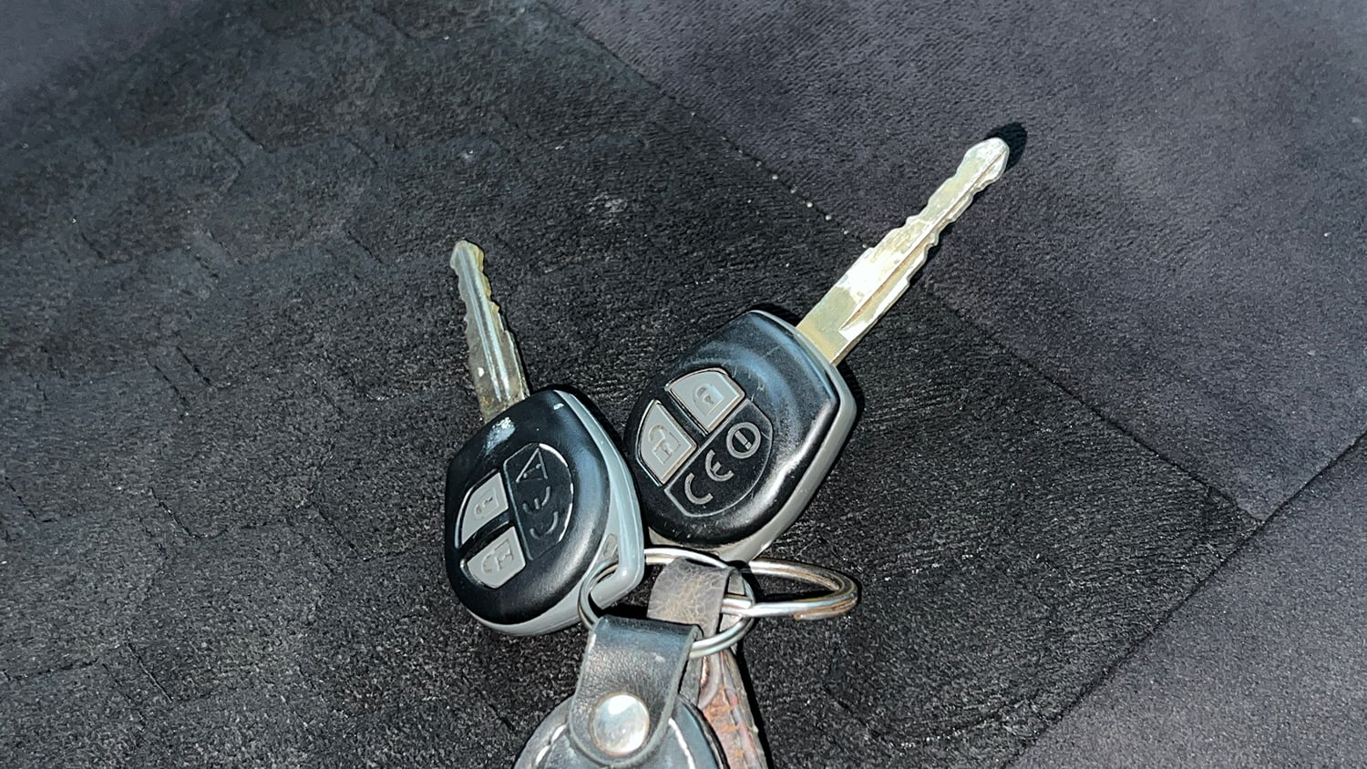 Used 2019 Maruti Suzuki Dzire VXi Petrol Manual extra CAR KEY VIEW