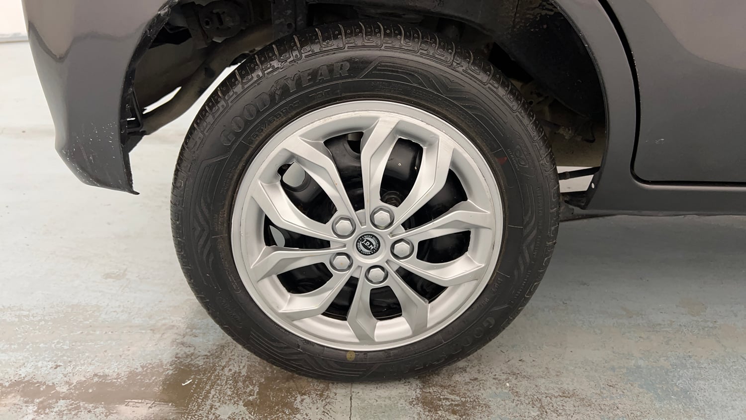 Used 2017 Maruti Suzuki Alto K10 VXi Petrol Manual tyres RIGHT REAR TYRE RIM VIEW