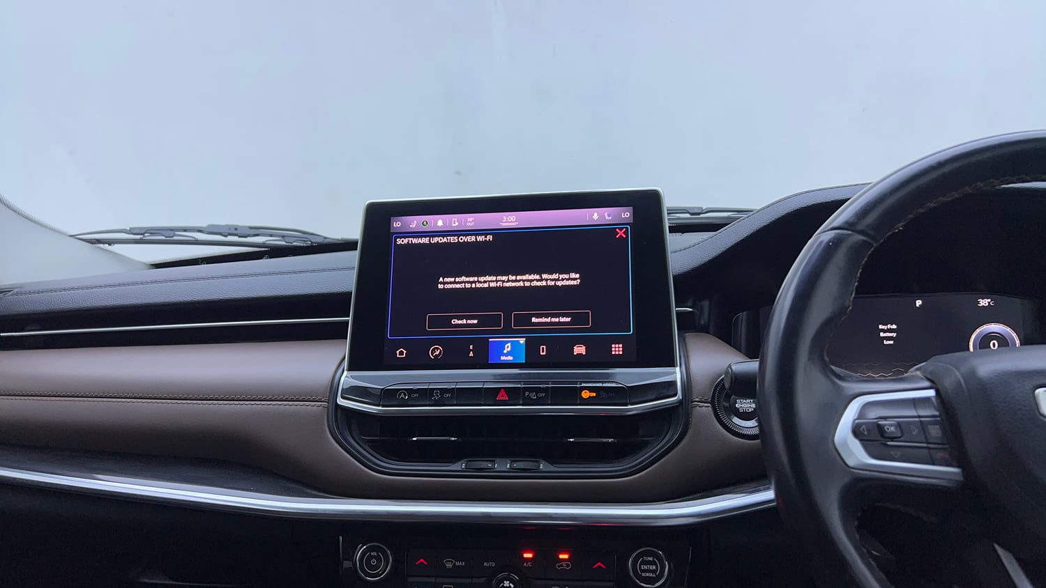 Used 2022 Jeep Meridian Limited (O) 4X2 AT Diesel Automatic interior MUSIC SYSTEM & AC CONTROL VIEW