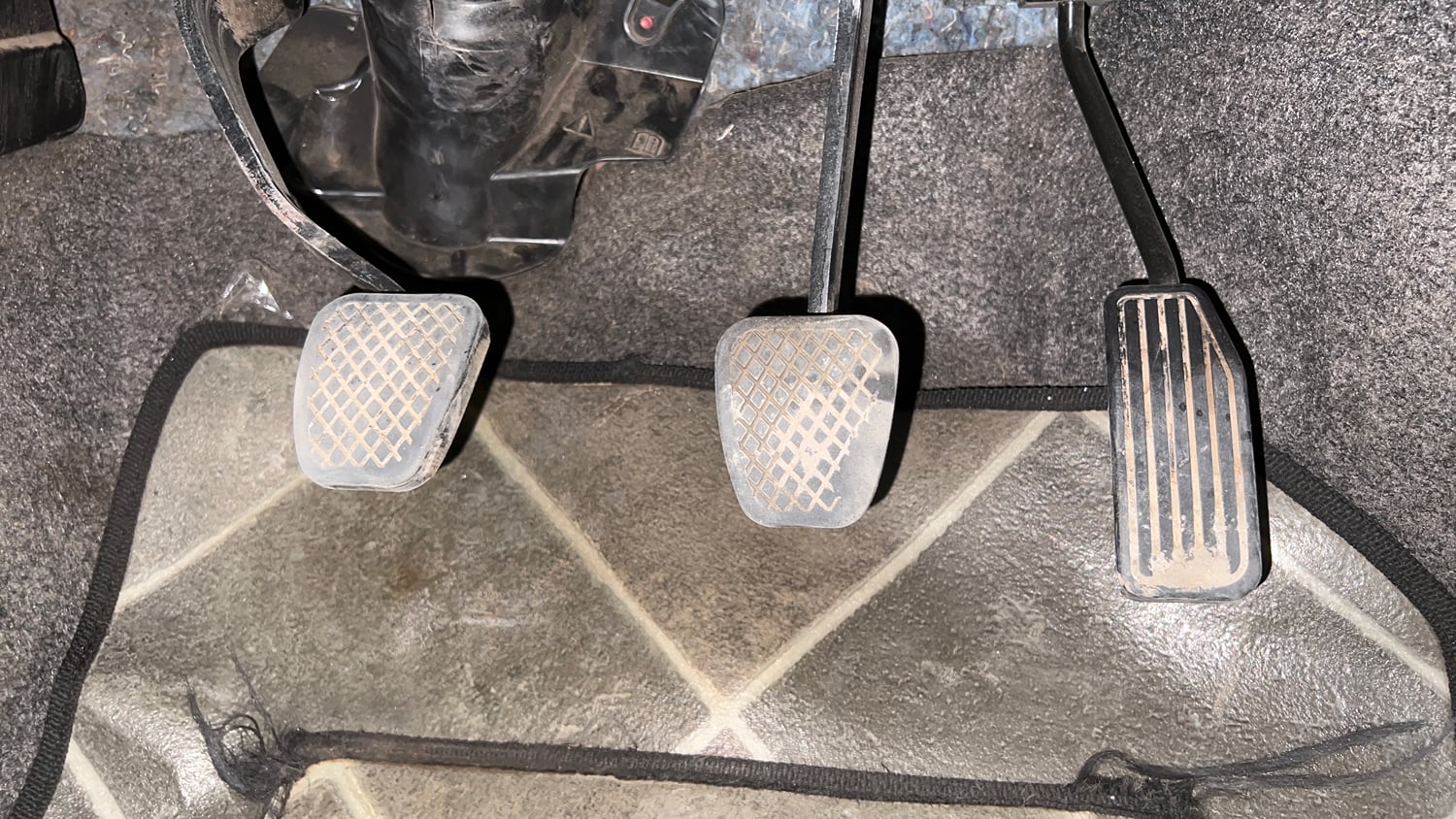 Used 2014 Honda Brio EX MT Petrol Manual interior PEDALS VIEW