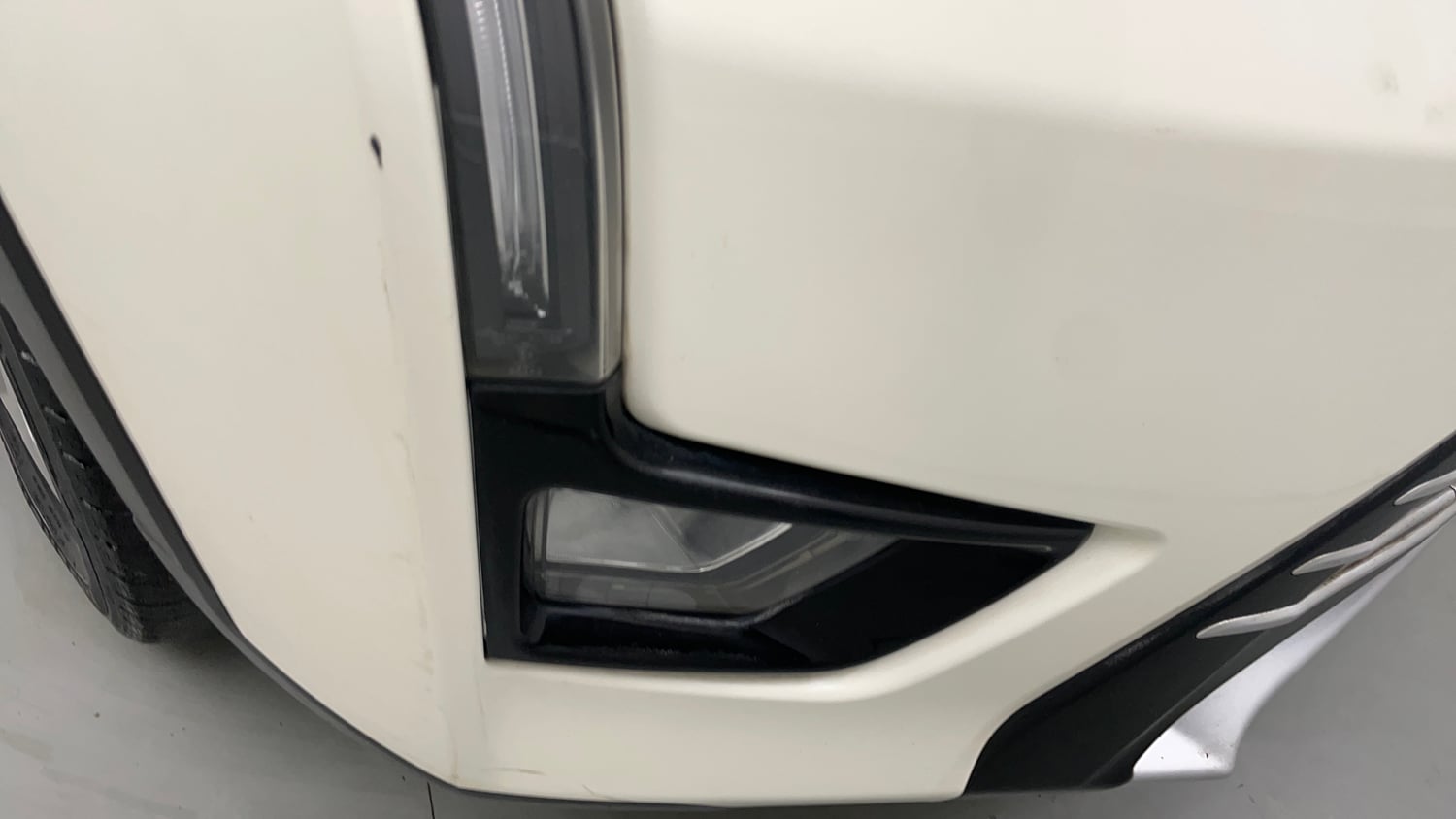 Used 2021 Mahindra XUV 300 W8 1.2 Petrol Petrol Manual dents MINOR SCRATCH