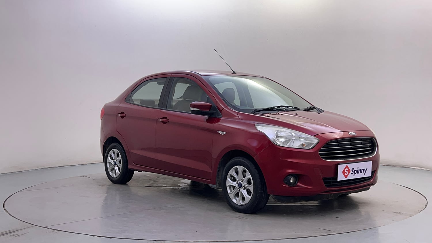 Used 2016 Ford Figo Aspire Titanium1.5 TDCi Diesel Manual exterior RIGHT FRONT CORNER VIEW