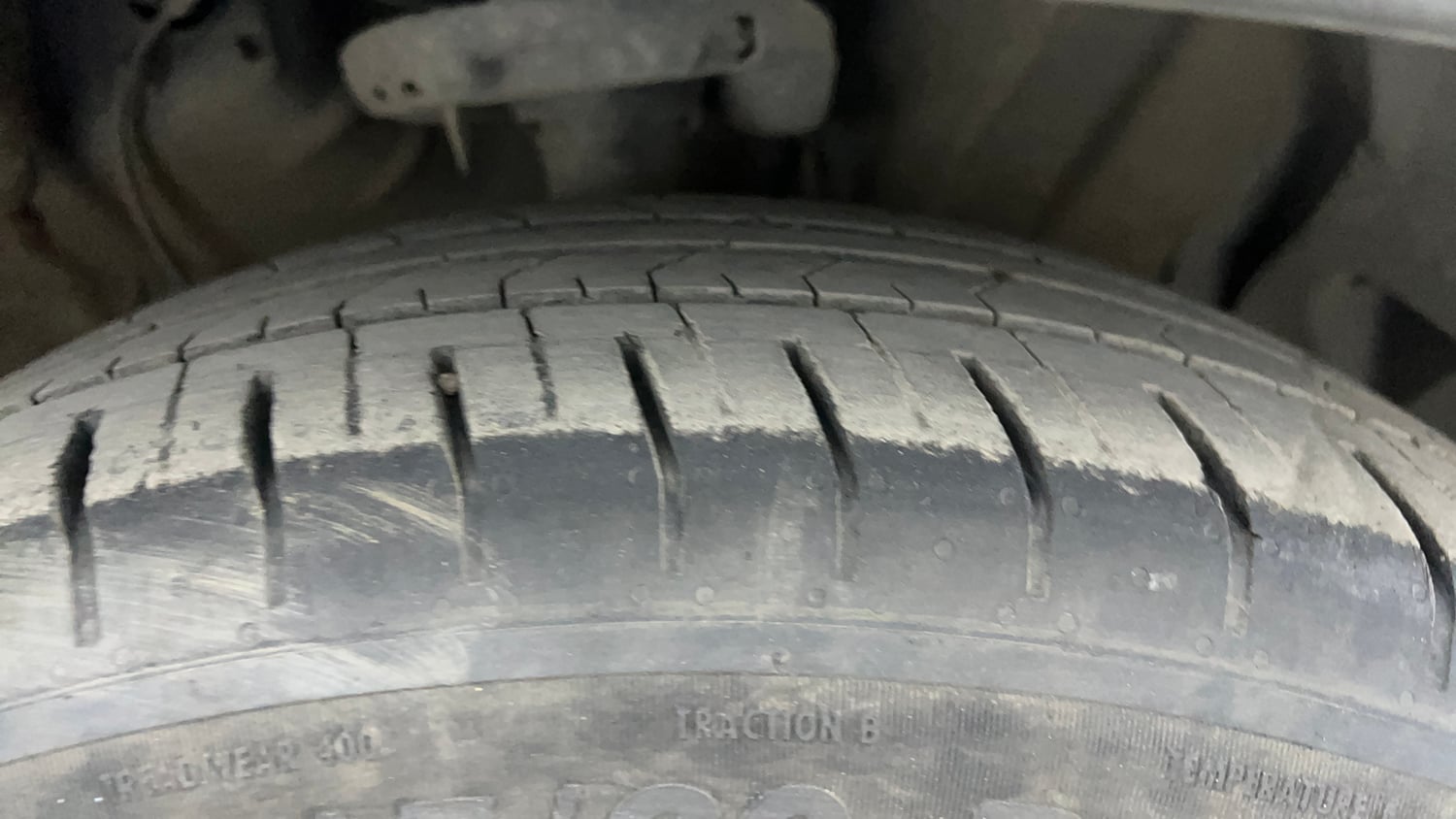 Used 2024 Hyundai Creta 1.5 Turbo Petrol DCT SX(O) Petrol Automatic tyres RIGHT FRONT TYRE TREAD VIEW