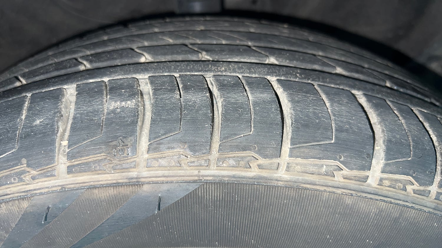 Used 2024 Kia Seltos GTX Plus 1.5 Turbo Petrol DCT Petrol Automatic tyres RIGHT FRONT TYRE TREAD VIEW