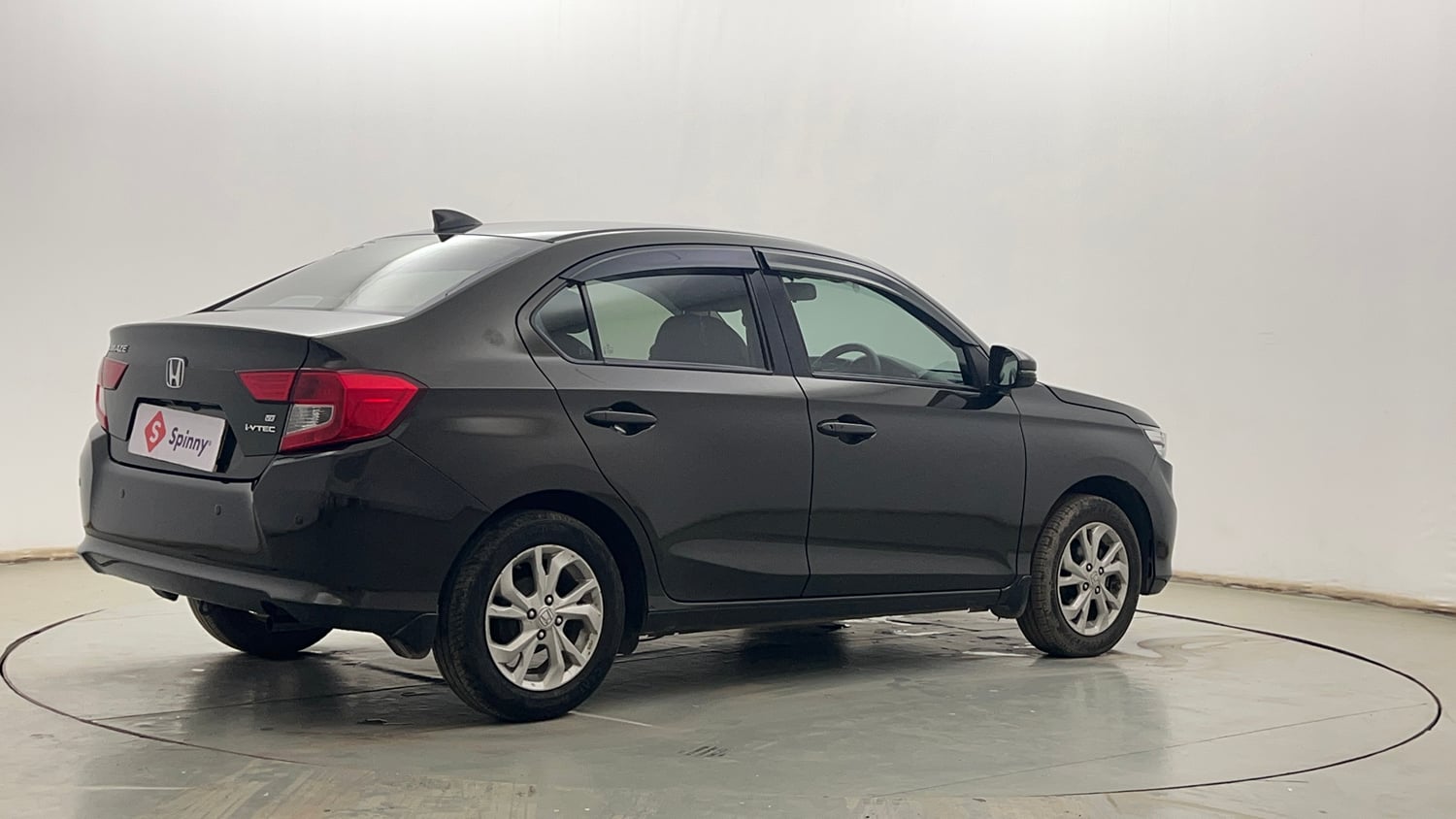Used 2018 Honda Amaze 1.2 VX MT Petrol Petrol Manual exterior RIGHT REAR CORNER VIEW