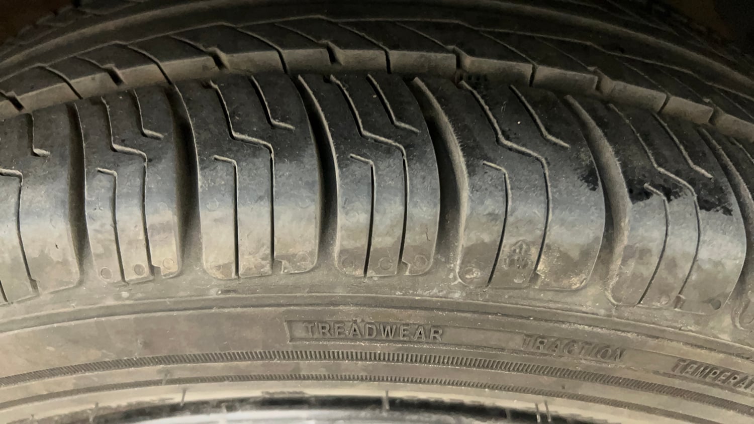 Used 2018 Hyundai Grand i10 Sportz 1.2 Kappa VTVT Petrol Manual tyres RIGHT FRONT TYRE TREAD VIEW