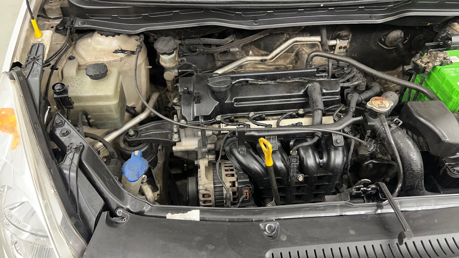 Used 2012 Hyundai i20 Sportz 1.2 BS-IV Petrol Manual engine ENGINE RIGHT SIDE VIEW