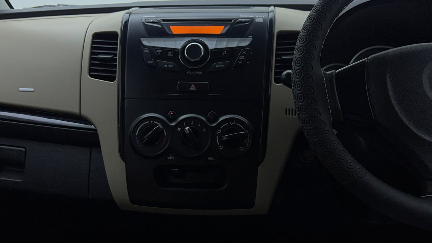 Used 2018 Maruti Suzuki Wagon R VXI Petrol Manual interior MUSIC SYSTEM & AC CONTROL VIEW