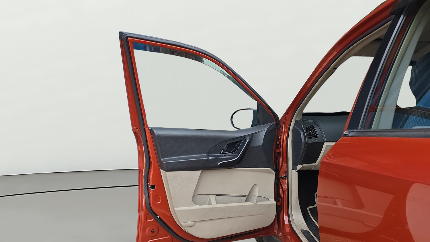 Used 2017 Mahindra XUV500 W4 Diesel Manual interior LEFT FRONT DOOR OPEN VIEW
