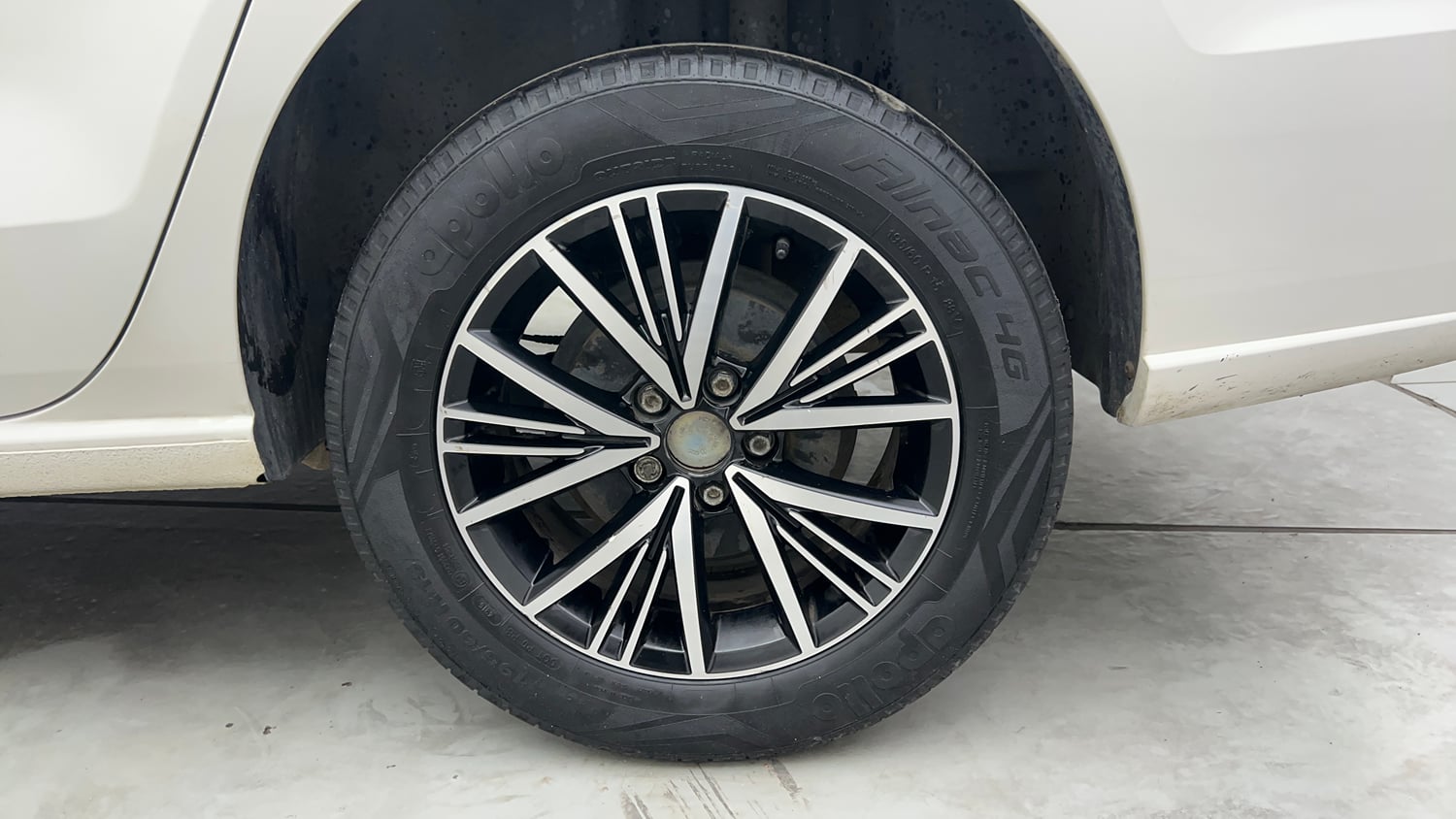 Used 2017 Volkswagen Vento Allstar 1.6 (P) Petrol Manual tyres LEFT REAR TYRE RIM VIEW