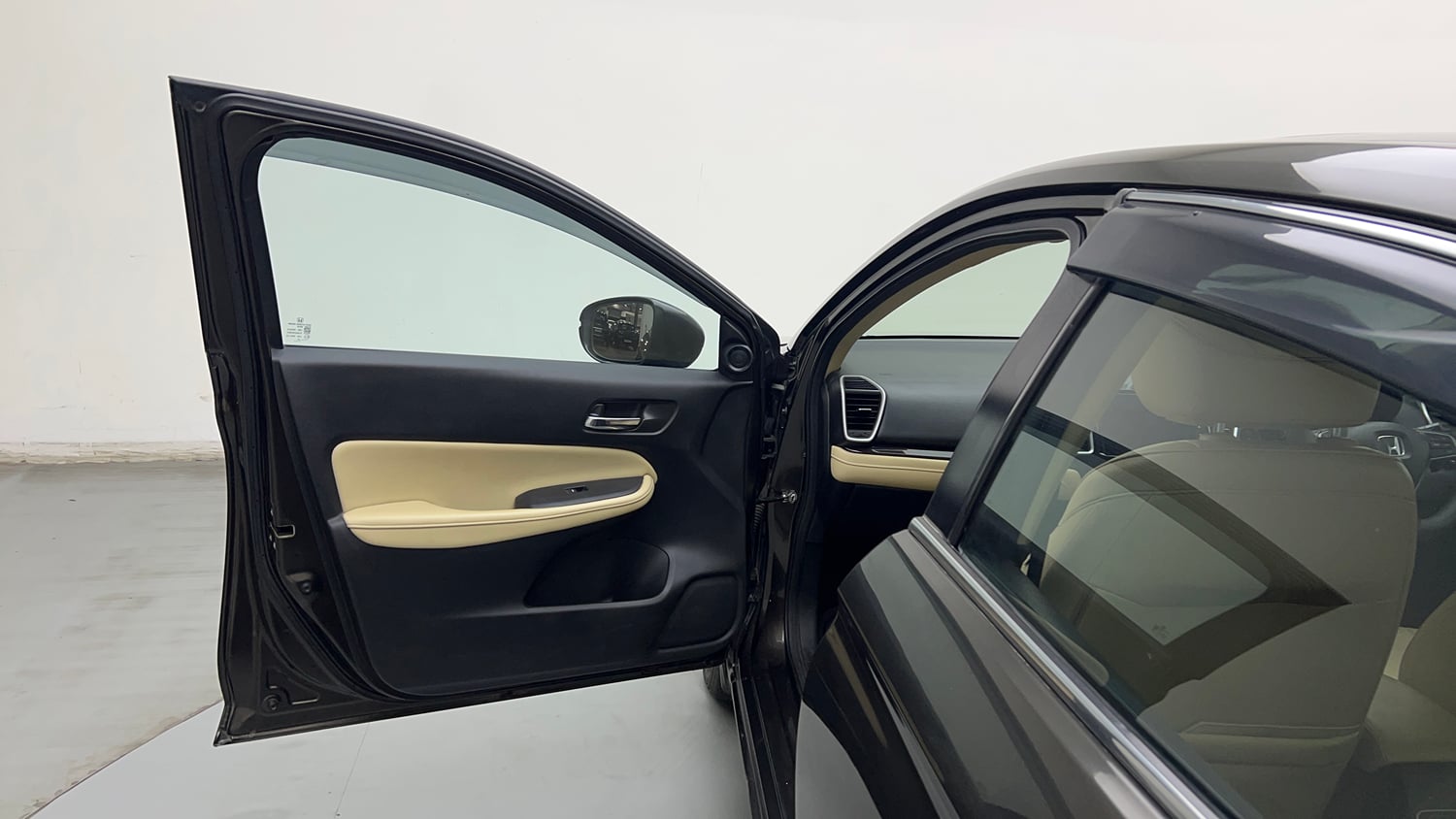 Used 2022 Honda City ZX CVT Petrol Petrol Automatic interior LEFT FRONT DOOR OPEN VIEW