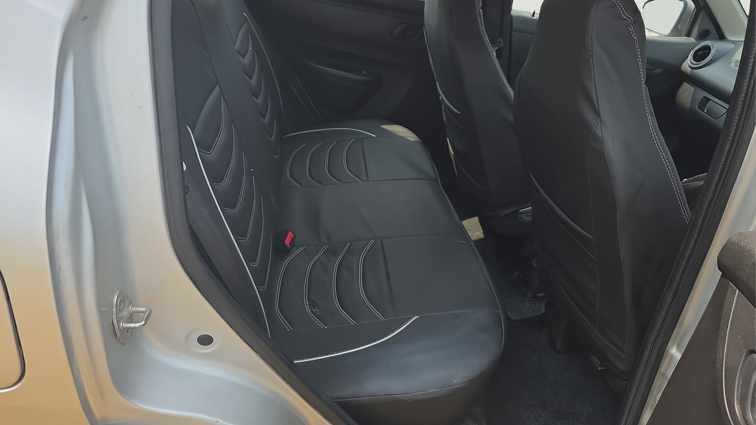 Used 2021 Renault Kwid RXT 1.0 Opt Petrol Manual interior RIGHT SIDE REAR DOOR CABIN VIEW