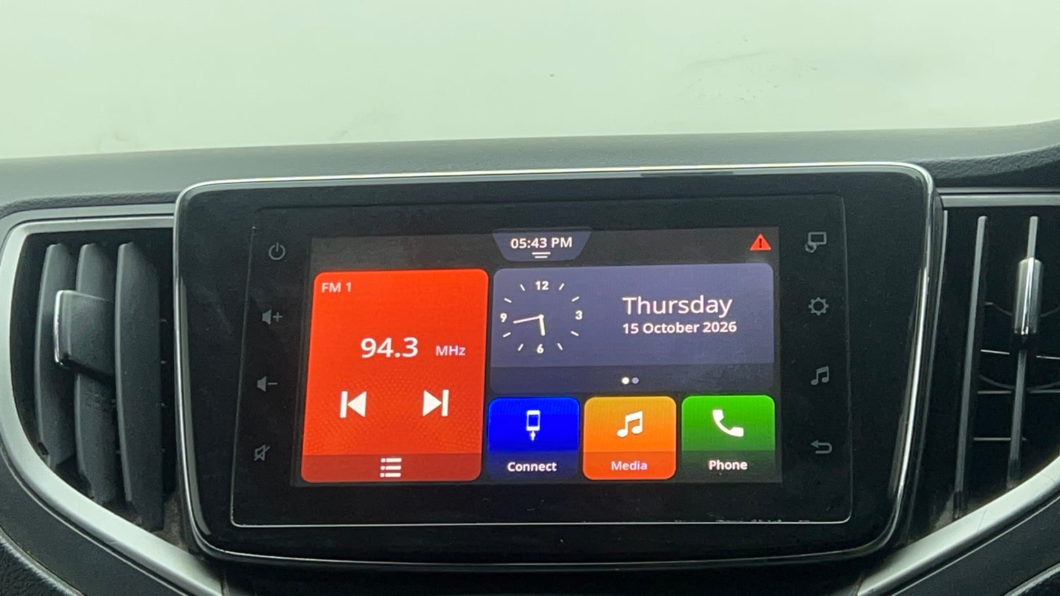 Used 2020 Toyota Glanza G Petrol Manual top_features Touch screen infotainment system