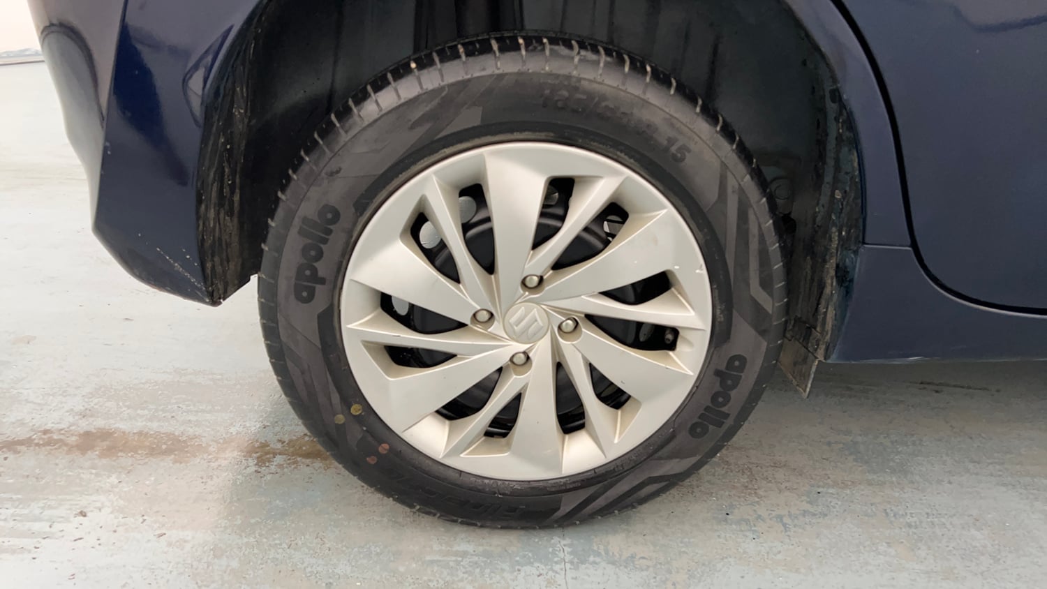 Used 2023 Maruti Suzuki Baleno Delta AGS Petrol Automatic tyres RIGHT REAR TYRE RIM VIEW