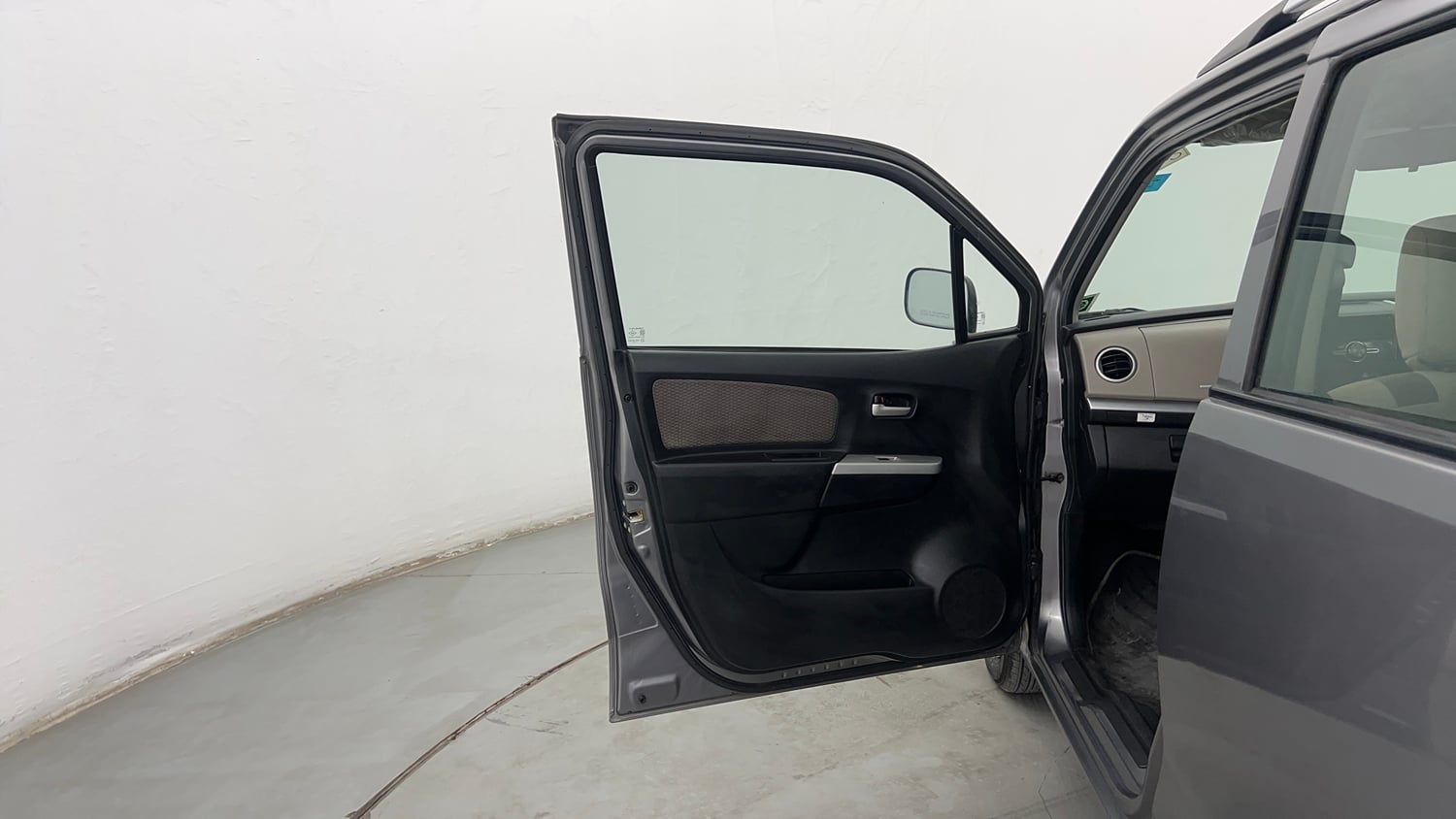 Used 2013 Maruti Suzuki Wagon R LXI CNG Cng Manual interior LEFT FRONT DOOR OPEN VIEW