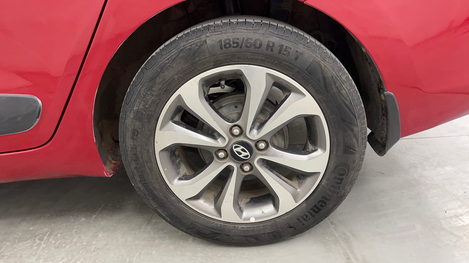 Used 2016 Hyundai Xcent SX 1.2 (O) Petrol Manual tyres LEFT REAR TYRE RIM VIEW