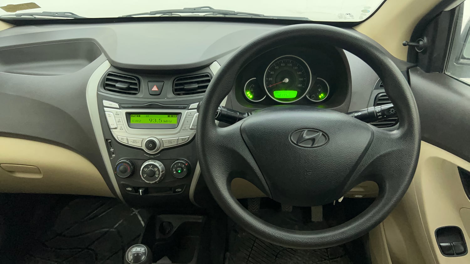 Used 2017 Hyundai Eon Magna + Petrol Manual interior STEERING VIEW