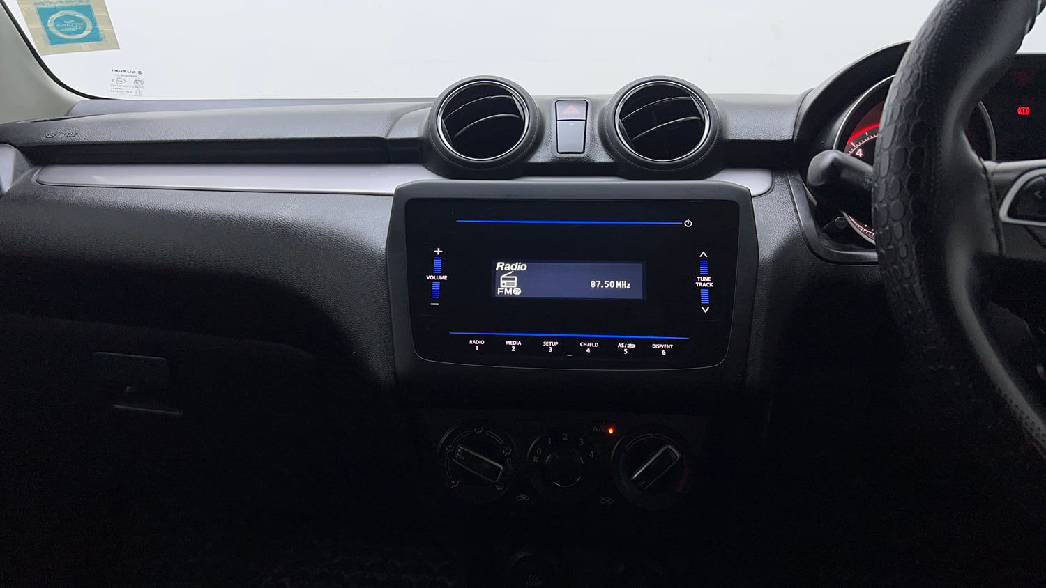 Used 2023 Maruti Suzuki Swift VXi Petrol Manual interior MUSIC SYSTEM & AC CONTROL VIEW