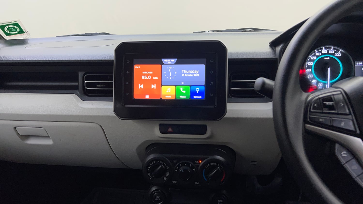 Used 2024 Maruti Suzuki Ignis Zeta 1.2 AMT Petrol Automatic top_features Touch screen infotainment system