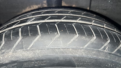Used 2022 Hyundai Aura SX 1.2 CNG Cng Manual tyres RIGHT REAR TYRE TREAD VIEW