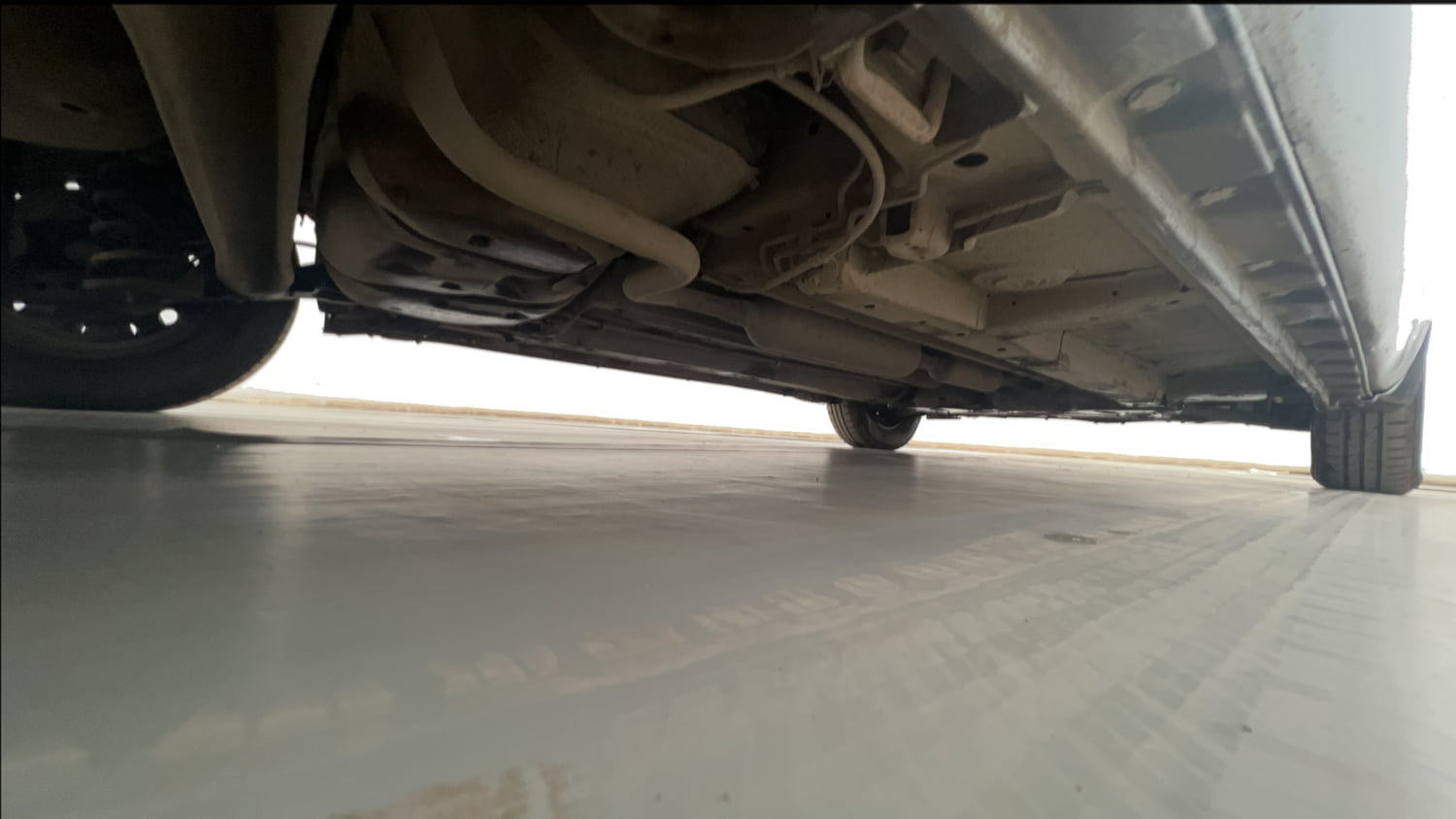 Used 2015 Maruti Suzuki Swift VXi Petrol Manual extra REAR RIGHT UNDERBODY VIEW