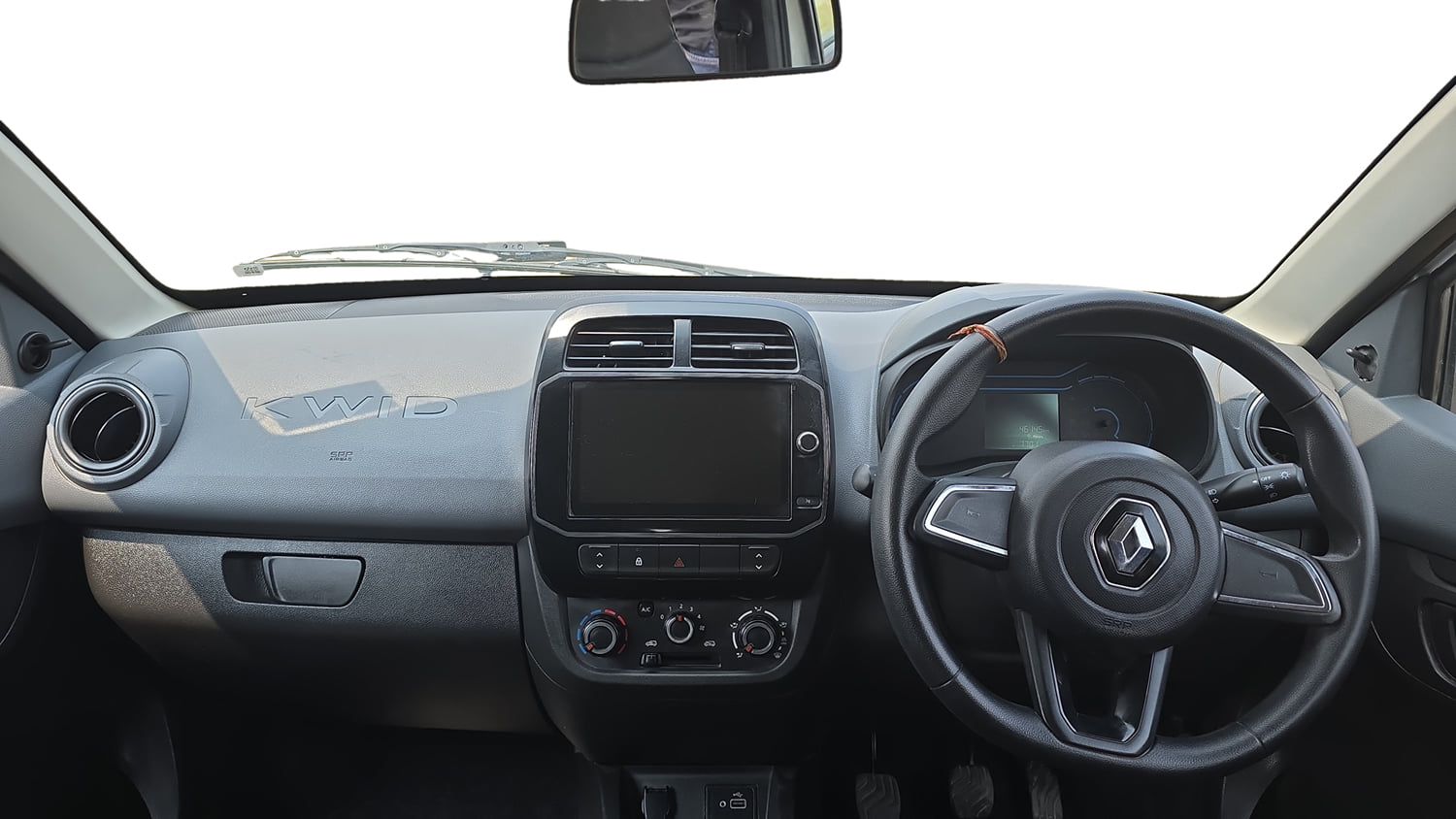 Used 2021 Renault Kwid RXT 1.0 Opt Petrol Manual interior DASHBOARD VIEW