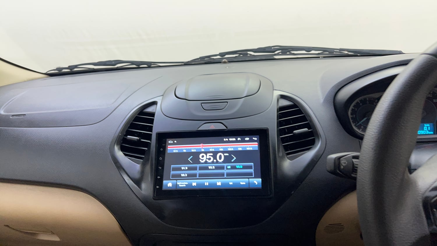 Used 2016 Ford Figo Aspire Titanium1.5 TDCi Diesel Manual top_features Integrated (in-dash) music system