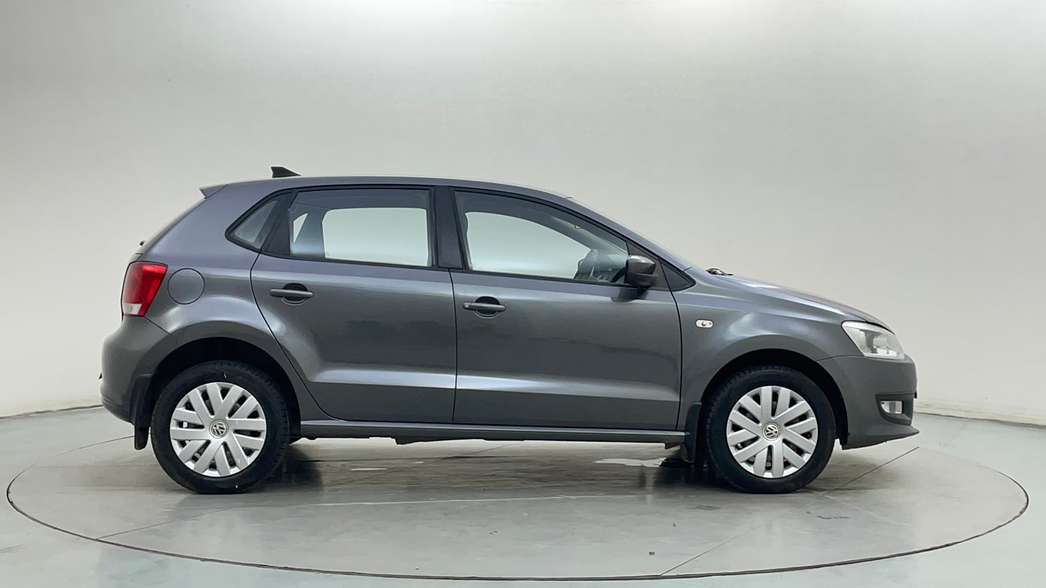 Used 2014 Volkswagen Polo Comfortline 1.2L (P) Petrol Manual exterior RIGHT SIDE VIEW