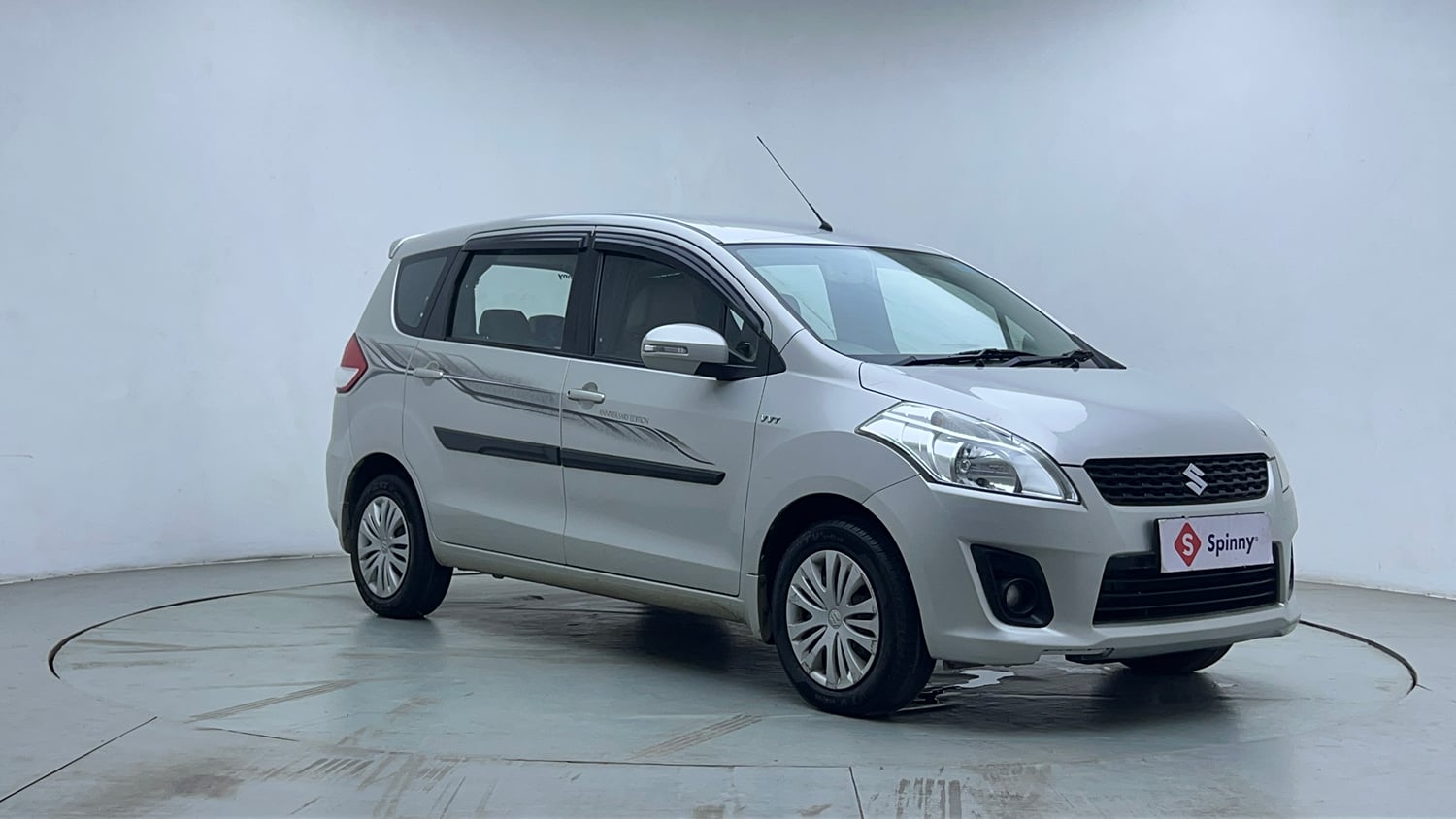 Used 2015 Maruti Suzuki Ertiga Vxi Petrol Manual exterior RIGHT FRONT CORNER VIEW