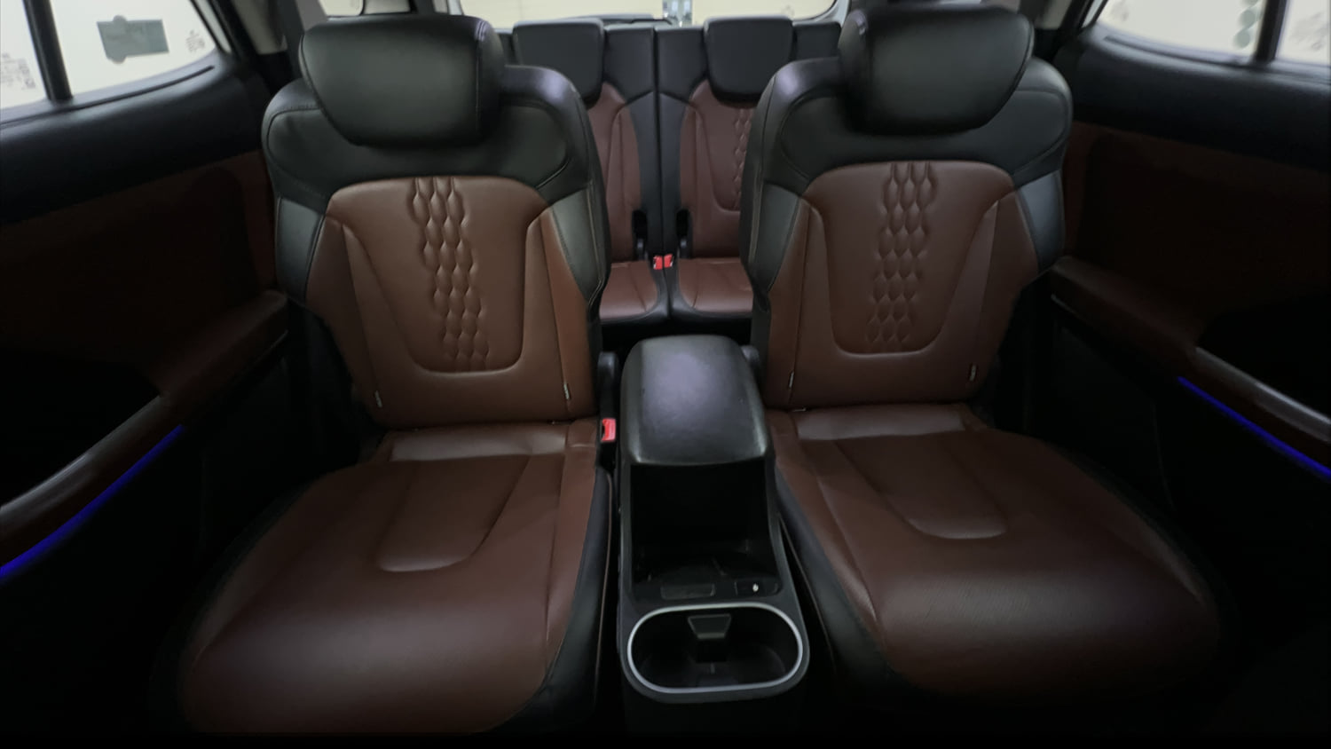 Used 2022 Hyundai Alcazar Signature (O) 6 STR 1.5 Diesel AT Diesel Automatic interior REAR SEAT CONDITION VIEW