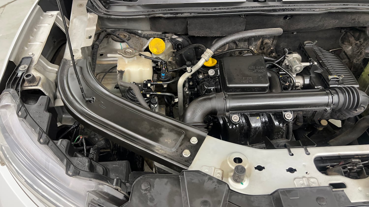 Used 2021 Renault Kiger RXZ MT Petrol Manual engine ENGINE RIGHT SIDE VIEW