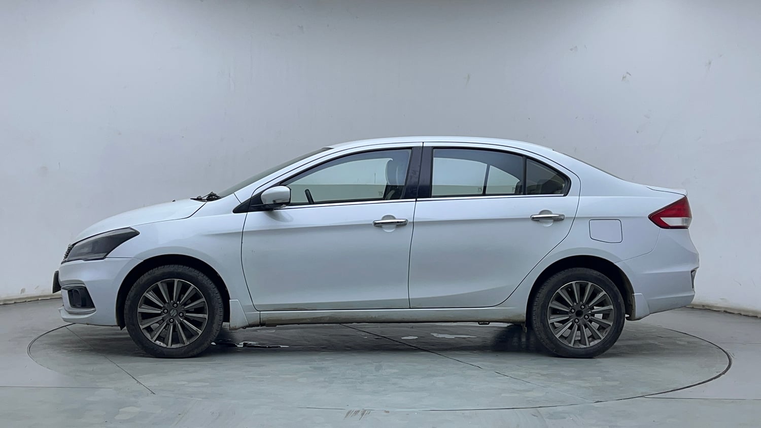 Used 2020 Maruti Suzuki Ciaz Alpha Hybrid 1.5 AT Petrol Automatic exterior LEFT SIDE VIEW