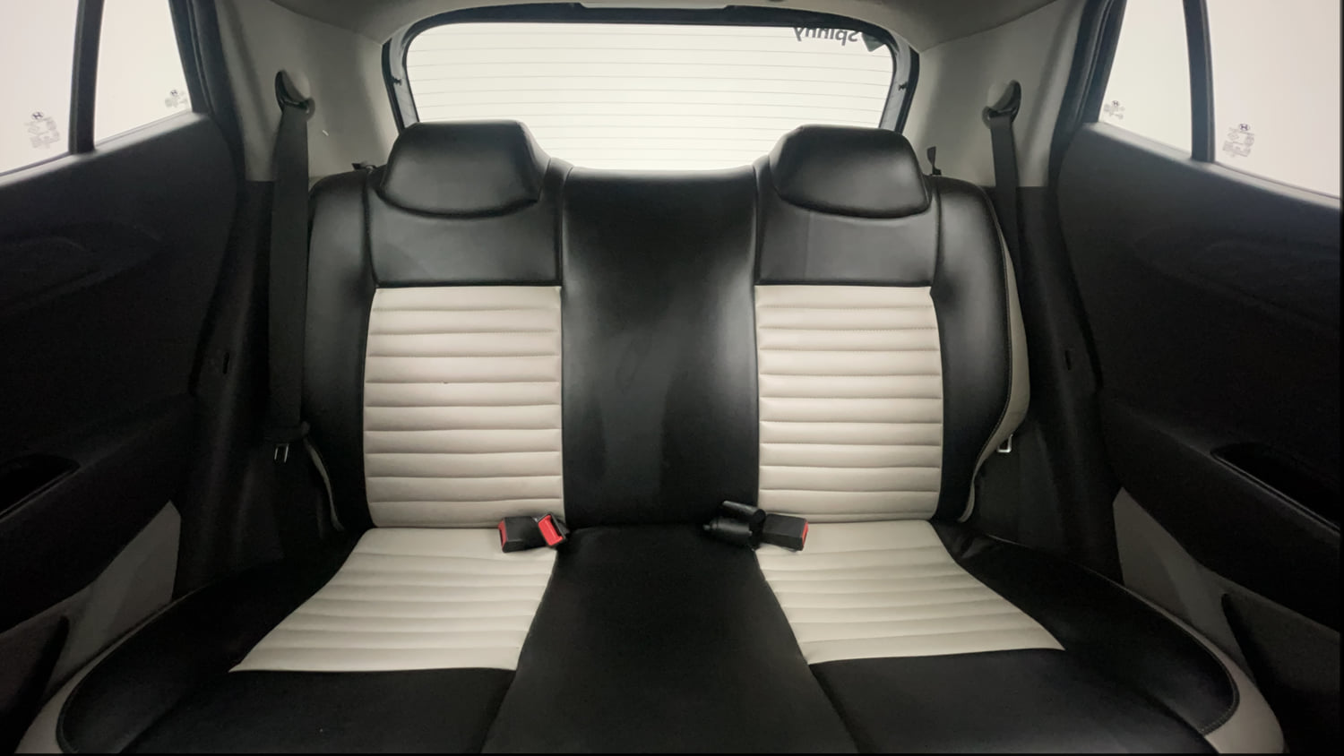 Used 2021 Hyundai Grand i10 Nios Sportz Petrol+cng(outside fitted) Cng Manual interior REAR SEAT CONDITION VIEW