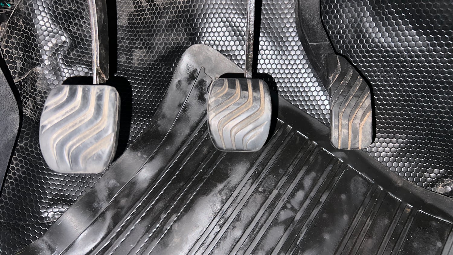 Used 2016 Renault Kwid RXL Petrol Manual interior PEDALS VIEW